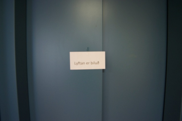 Varúð lyftan er biluð