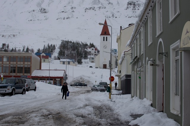 Gaman í snjónum