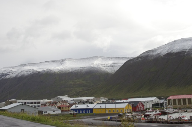snjór