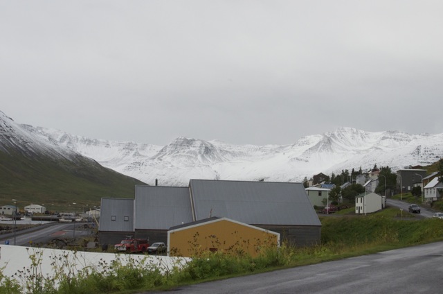 snjór