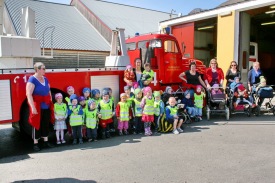 Leiksk�lab�rn vi� k�rfub�linn.