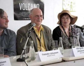 Rnar Rnarsson leikstjri me aalleikurum Eldfjalls, Thedri Jlussyni og Margrti Helgu Jhannsdttur,  blaamannafundi  kvikmyndahtinni  Cannes  aprl sastlinum.