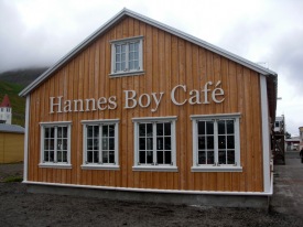 Hannes Boy Caf�. Lj�smyndari; H�r�ur J�l�usson