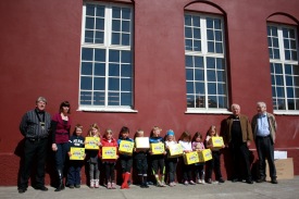 Hj�lahj�lmar Kiwanis afhentir. Lj�smyndari; FYK